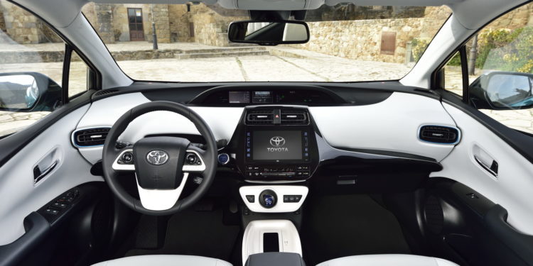 Toyota revela novo Prius Plug-in Hybrid para a Europa! 37