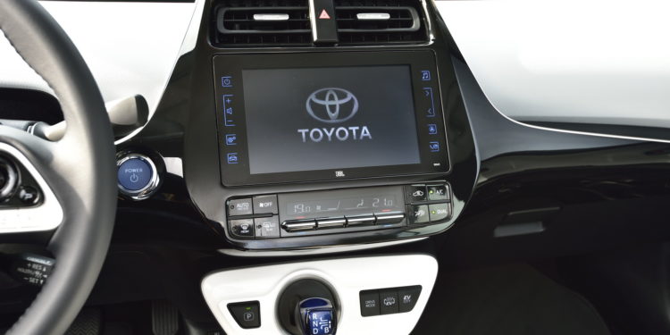 Toyota revela novo Prius Plug-in Hybrid para a Europa! 35