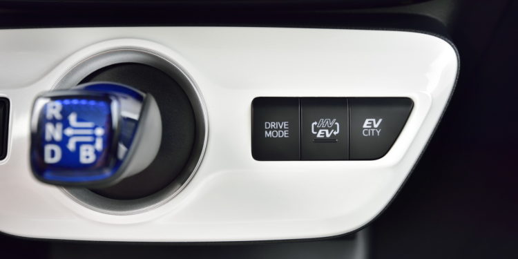 Toyota revela novo Prius Plug-in Hybrid para a Europa! 36