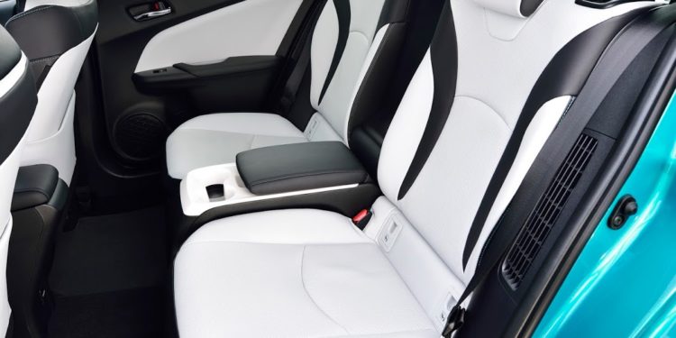 Toyota revela novo Prius Plug-in Hybrid para a Europa! 32