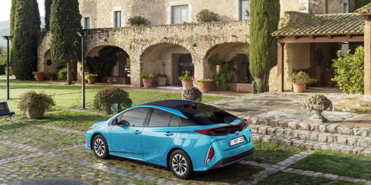 Toyota revela novo Prius Plug-in Hybrid para a Europa! 22