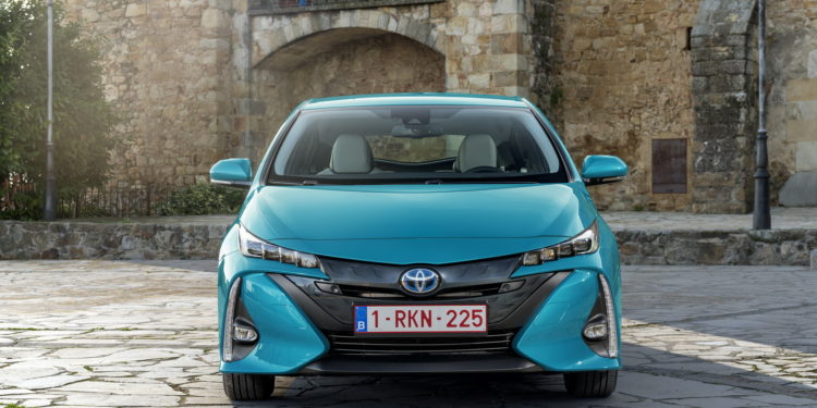 Toyota revela novo Prius Plug-in Hybrid para a Europa! 20