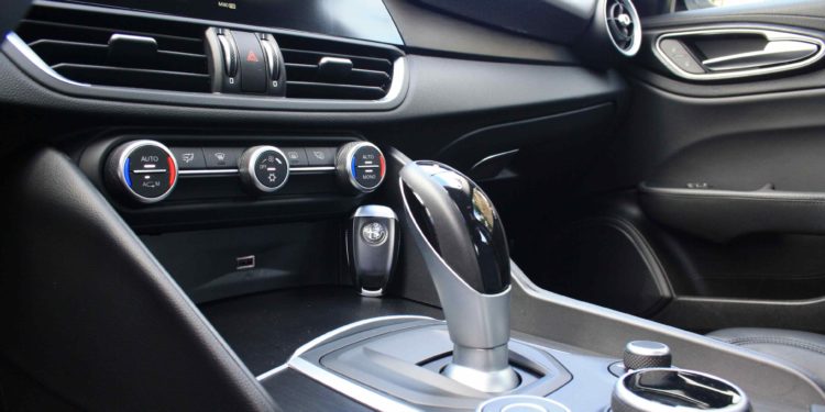 Alfa Romeo Giulia 2.2 JTDM AT8 180cv: A mecânica da emoção! 94