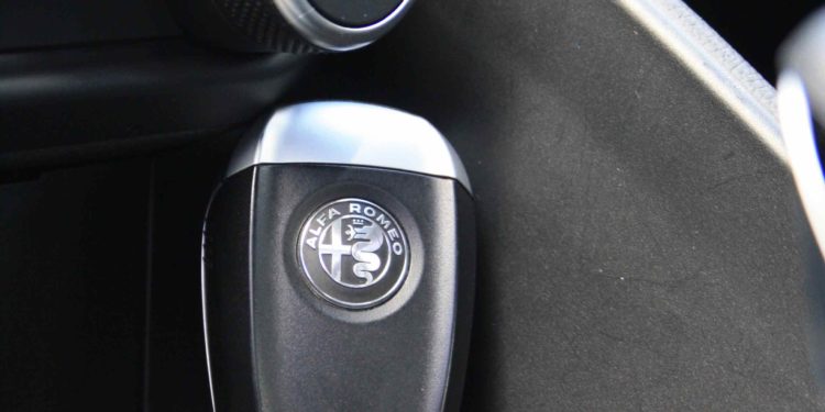 Alfa Romeo Giulia 2.2 JTDM AT8 180cv: A mecânica da emoção! 91