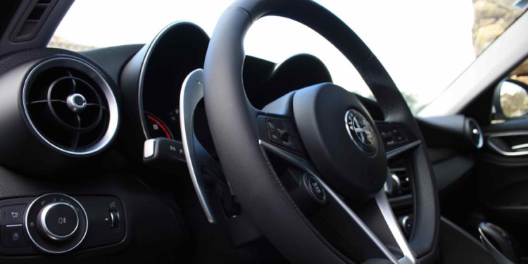 Alfa Romeo Giulia 2.2 JTDM AT8 180cv: A mecânica da emoção! 87