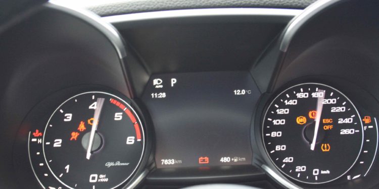 Alfa Romeo Giulia 2.2 JTDM AT8 180cv: A mecânica da emoção! 104