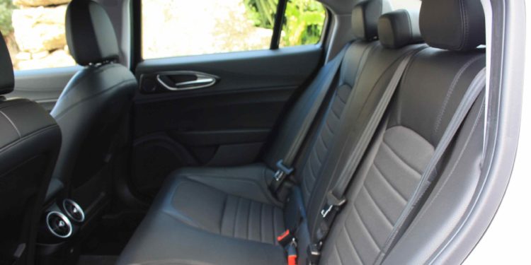 Alfa Romeo Giulia 2.2 JTDM AT8 180cv: A mecânica da emoção! 83