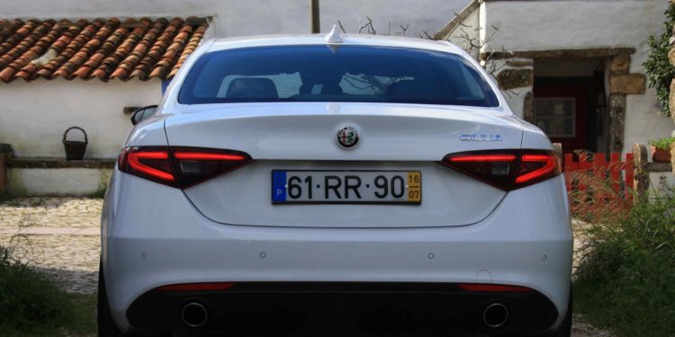 Alfa Romeo Giulia 2.2 JTDM AT8 180cv: A mecânica da emoção! 79