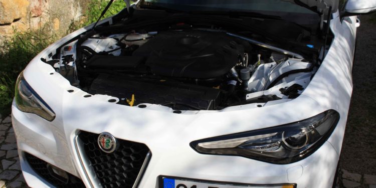 Alfa Romeo Giulia 2.2 JTDM AT8 180cv: A mecânica da emoção! 76