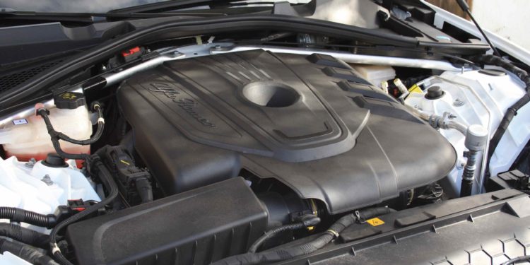 Alfa Romeo Giulia 2.2 JTDM AT8 180cv: A mecânica da emoção! 75