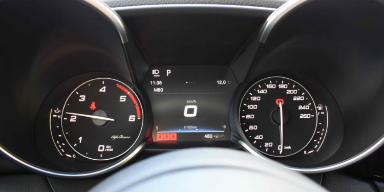 Alfa Romeo Giulia 2.2 JTDM AT8 180cv: A mecânica da emoção! 74