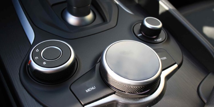 Alfa Romeo Giulia 2.2 JTDM AT8 180cv: A mecânica da emoção! 73