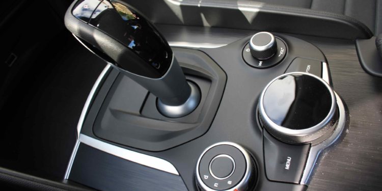 Alfa Romeo Giulia 2.2 JTDM AT8 180cv: A mecânica da emoção! 68