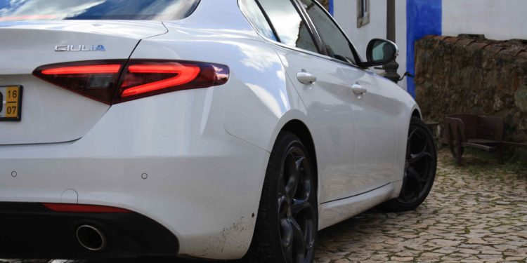Alfa Romeo Giulia 2.2 JTDM AT8 180cv: A mecânica da emoção! 64