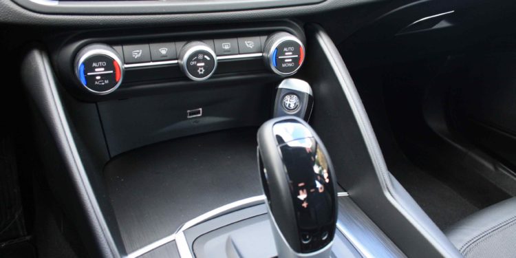 Alfa Romeo Giulia 2.2 JTDM AT8 180cv: A mecânica da emoção! 101