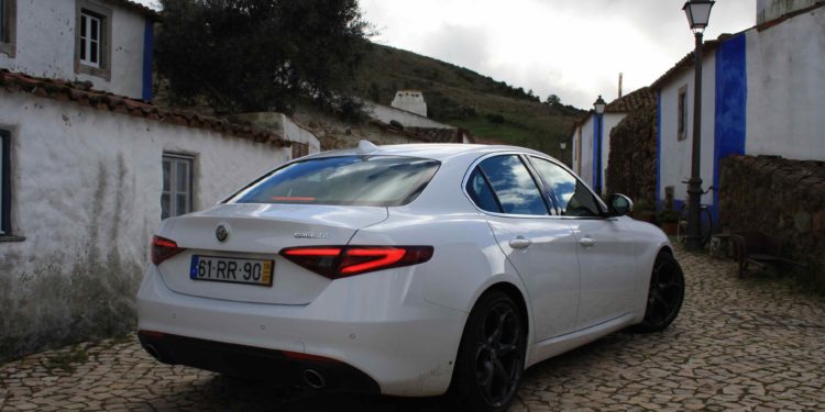 Alfa Romeo Giulia 2.2 JTDM AT8 180cv: A mecânica da emoção! 65