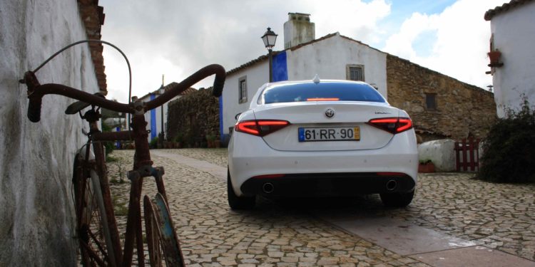 Alfa Romeo Giulia 2.2 JTDM AT8 180cv: A mecânica da emoção! 66