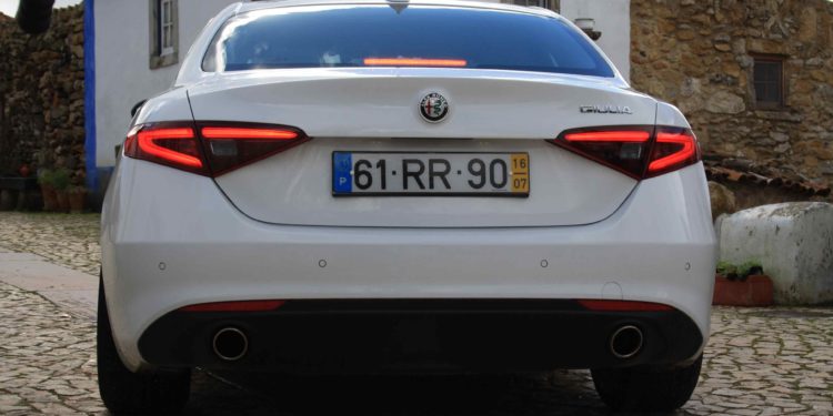 Alfa Romeo Giulia 2.2 JTDM AT8 180cv: A mecânica da emoção! 63