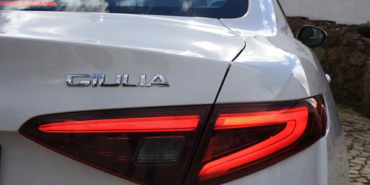 Alfa Romeo Giulia 2.2 JTDM AT8 180cv: A mecânica da emoção! 62