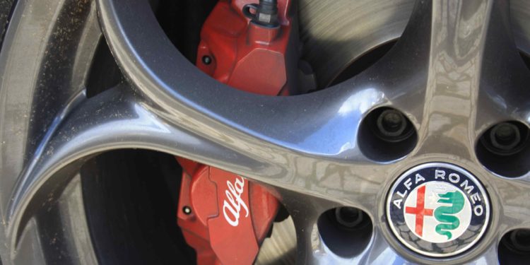 Alfa Romeo Giulia 2.2 JTDM AT8 180cv: A mecânica da emoção! 60