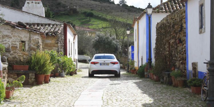 Alfa Romeo Giulia 2.2 JTDM AT8 180cv: A mecânica da emoção! 57