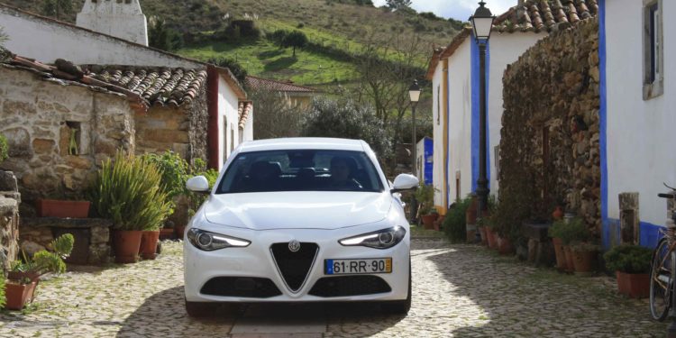 Alfa Romeo Giulia 2.2 JTDM AT8 180cv: A mecânica da emoção! 56