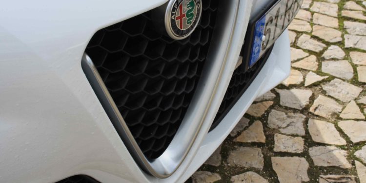 Alfa Romeo Giulia 2.2 JTDM AT8 180cv: A mecânica da emoção! 53