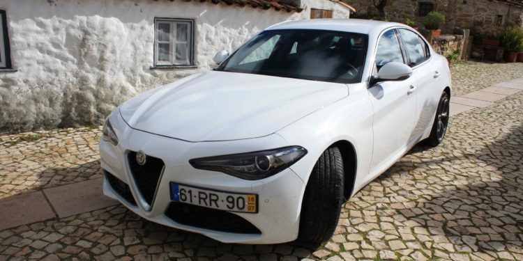 Alfa Romeo Giulia 2.2 JTDM AT8 180cv: A mecânica da emoção! 46