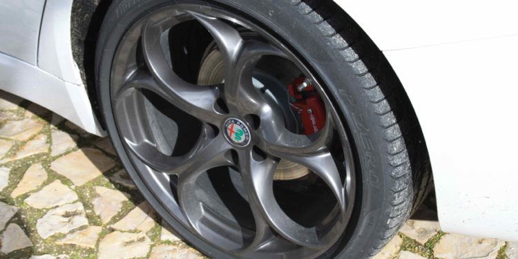 Alfa Romeo Giulia 2.2 JTDM AT8 180cv: A mecânica da emoção! 48