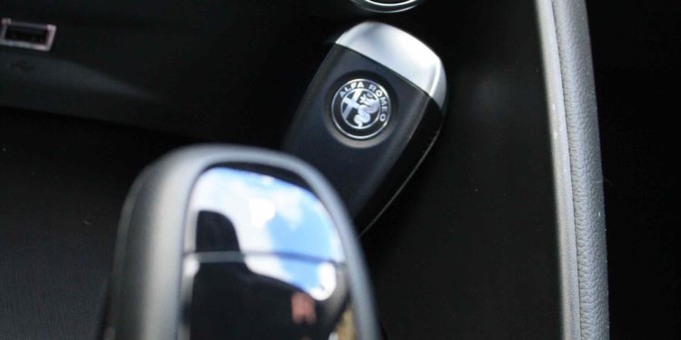 Alfa Romeo Giulia 2.2 JTDM AT8 180cv: A mecânica da emoção! 97