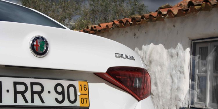 Alfa Romeo Giulia 2.2 JTDM AT8 180cv: A mecânica da emoção! 41