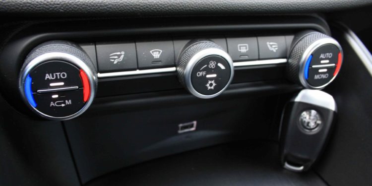 Alfa Romeo Giulia 2.2 JTDM AT8 180cv: A mecânica da emoção! 98