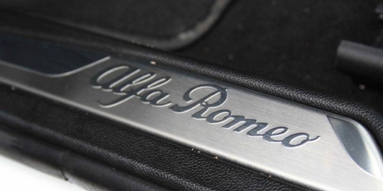 Alfa Romeo Giulia 2.2 JTDM AT8 180cv: A mecânica da emoção! 35