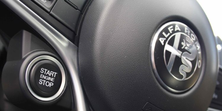 Alfa Romeo Giulia 2.2 JTDM AT8 180cv: A mecânica da emoção! 27