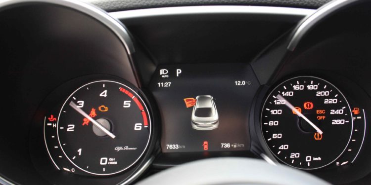 Alfa Romeo Giulia 2.2 JTDM AT8 180cv: A mecânica da emoção! 26