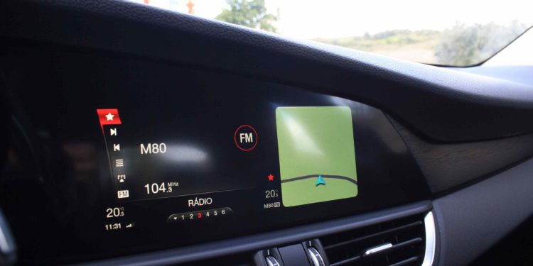 Alfa Romeo Giulia 2.2 JTDM AT8 180cv: A mecânica da emoção! 99