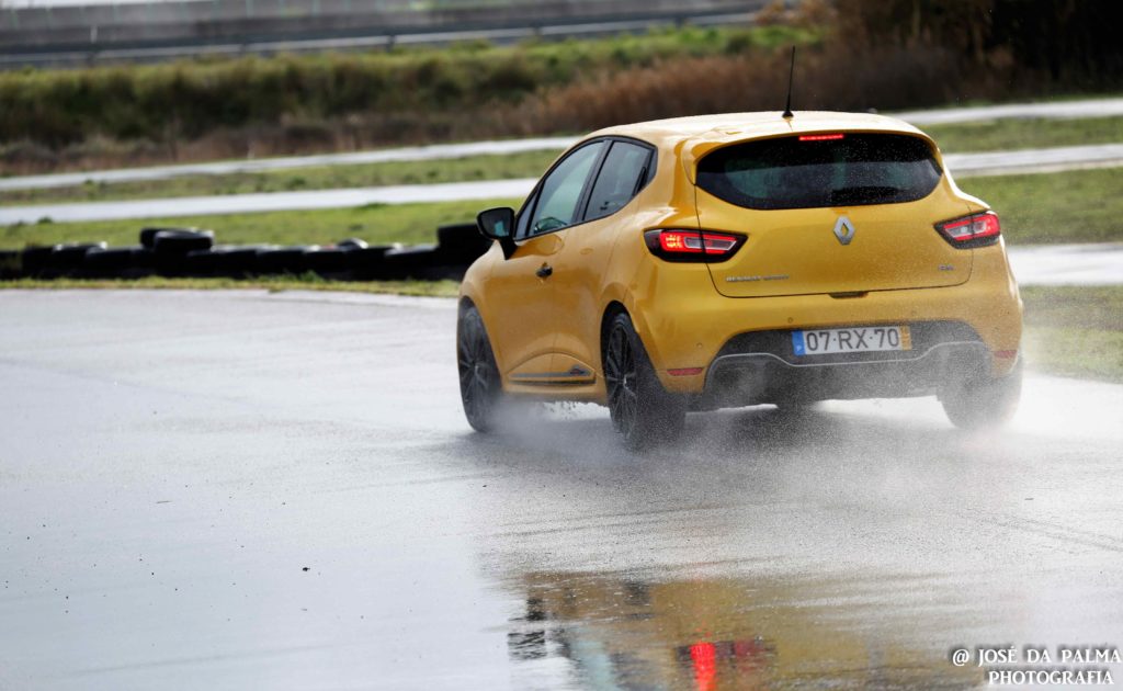Renault Clio R.S Trophy: Testámos o utilitário mais rápido de Nurburgring! 25