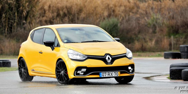 Renault Clio R.S Trophy: Testámos o utilitário mais rápido de Nurburgring! 100