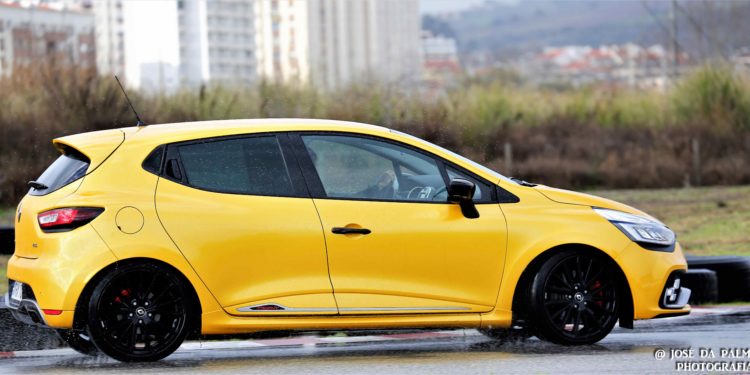 Renault Clio R.S Trophy: Testámos o utilitário mais rápido de Nurburgring! 97