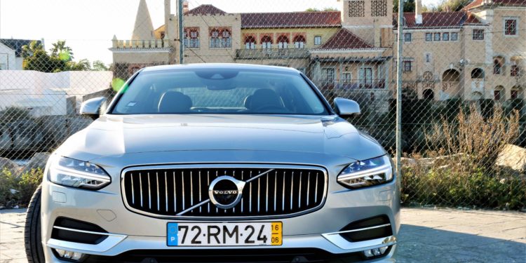 Volvo S90 D5 Inscription: Exuberância Escandinava! 99
