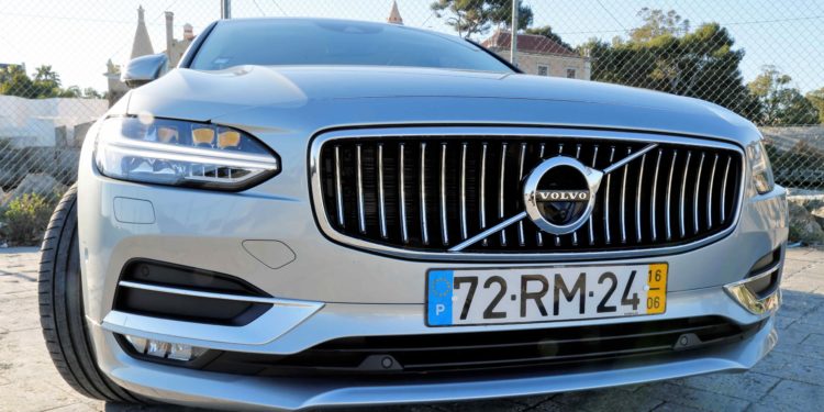 Volvo S90 D5 Inscription: Exuberância Escandinava! 95