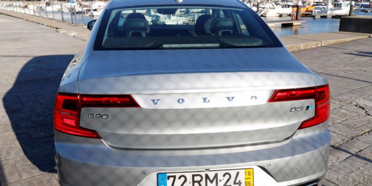 Volvo S90 D5 Inscription: Exuberância Escandinava! 84