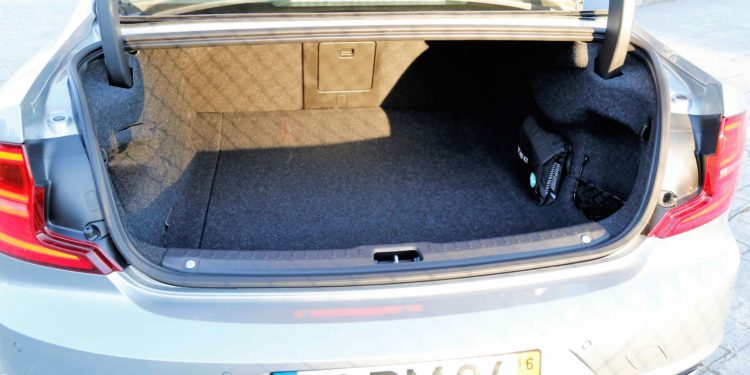 Volvo S90 D5 Inscription: Exuberância Escandinava! 106