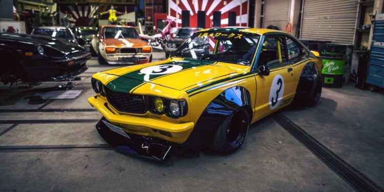 Este é o Mazda RX-3 do fundador da Liberty Walk! 21