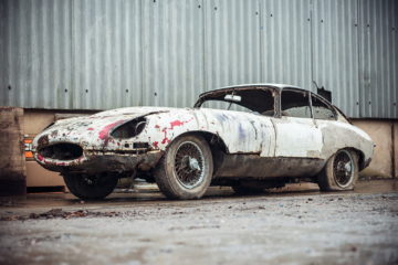 Jaguar E-Type abandonado procura novo dono! 13