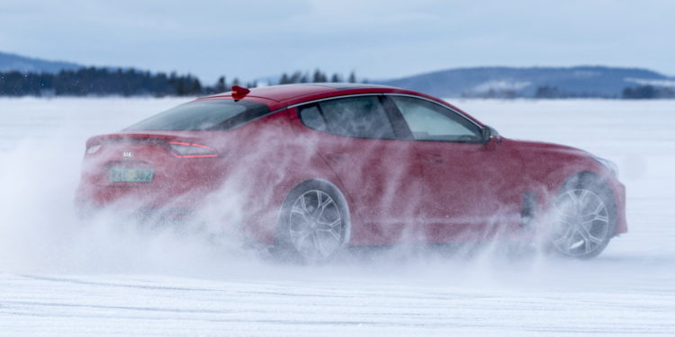 O KIA Stinger já anda no gelo! (video) 20