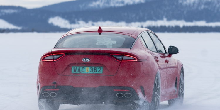 O KIA Stinger já anda no gelo! (video) 19