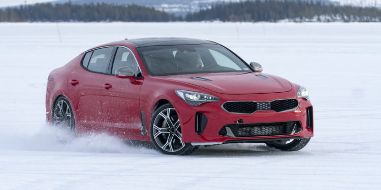 O KIA Stinger já anda no gelo! (video) 16