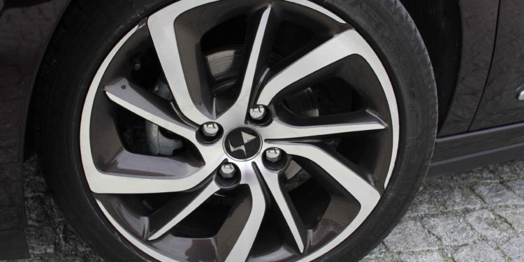 DS3 1.6 HDi Cabrio: Performance e economia de cabelos ao vento! 100