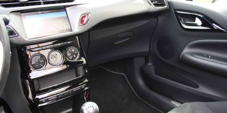 DS3 1.6 HDi Cabrio: Performance e economia de cabelos ao vento! 55